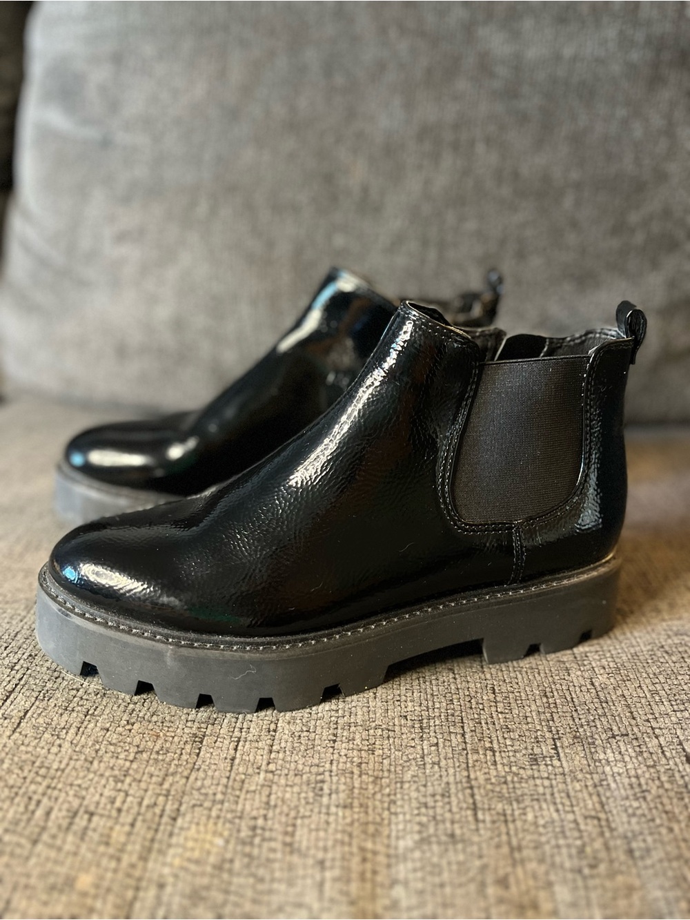 Franco Sarto Flora Black Patent Leather Chelsea Lug Sole Women’s 9 Boots